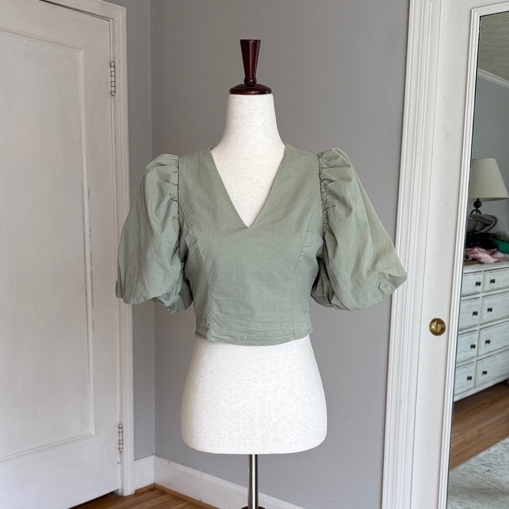 Puff-Sleeve V-Neck Crop Top in Sage Green